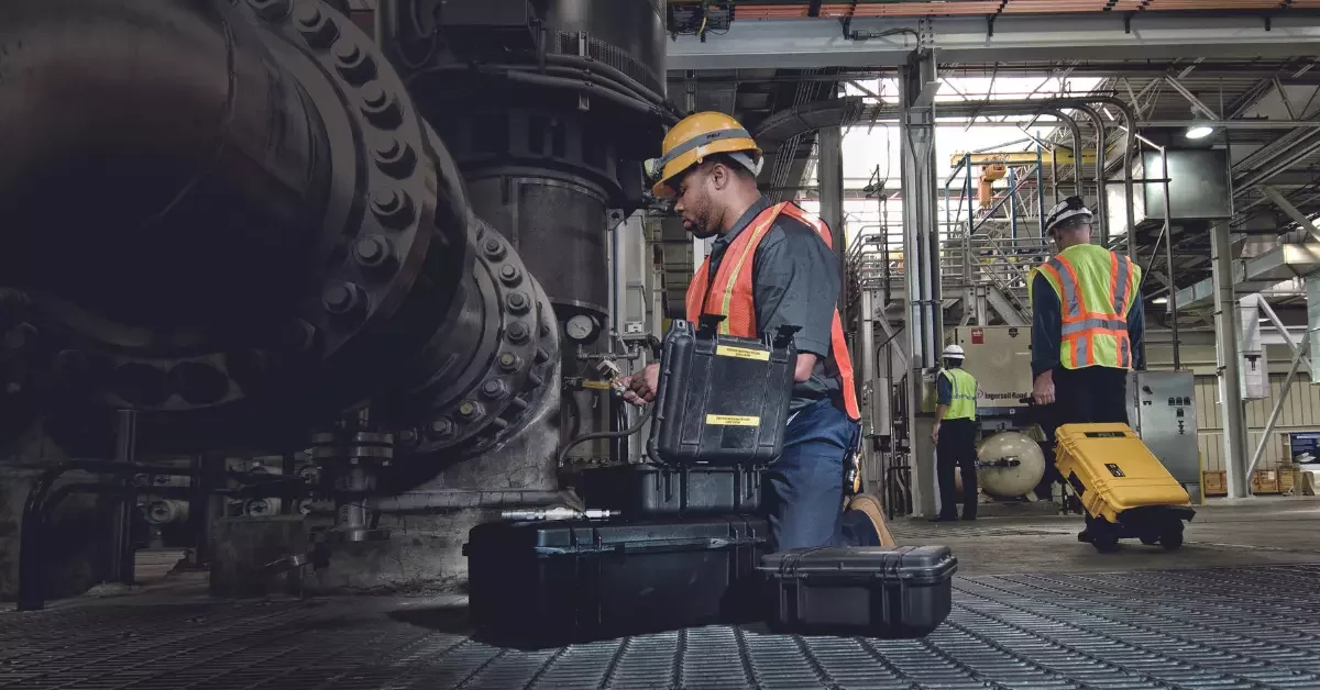 THE PERFECT CASES: BALANCING PROTECTON, WEIGHT, AND FUNCTIONALITY FOR SPECIALIZED TECHNICAL PROFESSIONALS 